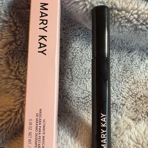 Mary Kay Volumizing Mascara - Black